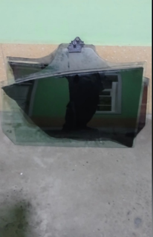 Задни стекло